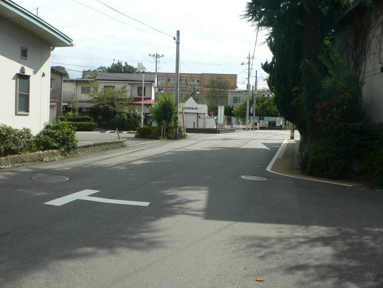 神川小学校北門前